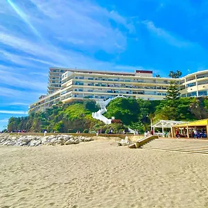 New Fabulous Beachfront Apartment